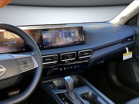 New 2026 Nissan Sentra SV image 6