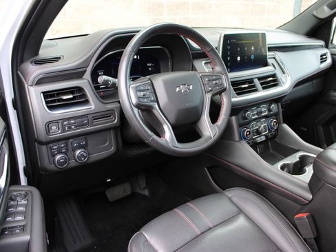 Certified 2022 Chevrolet Suburban RST w/ Luxury Package AWD/4WD image 13