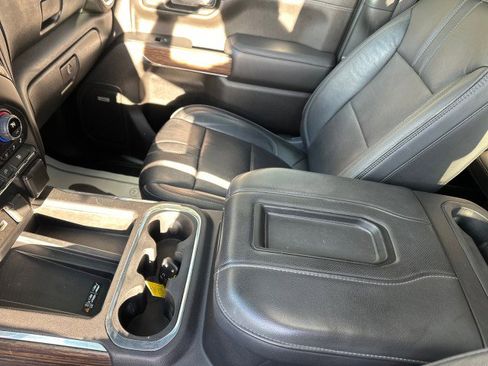 Used 2020 Chevrolet Silverado 1500 High Country w/ Technology Package image 19