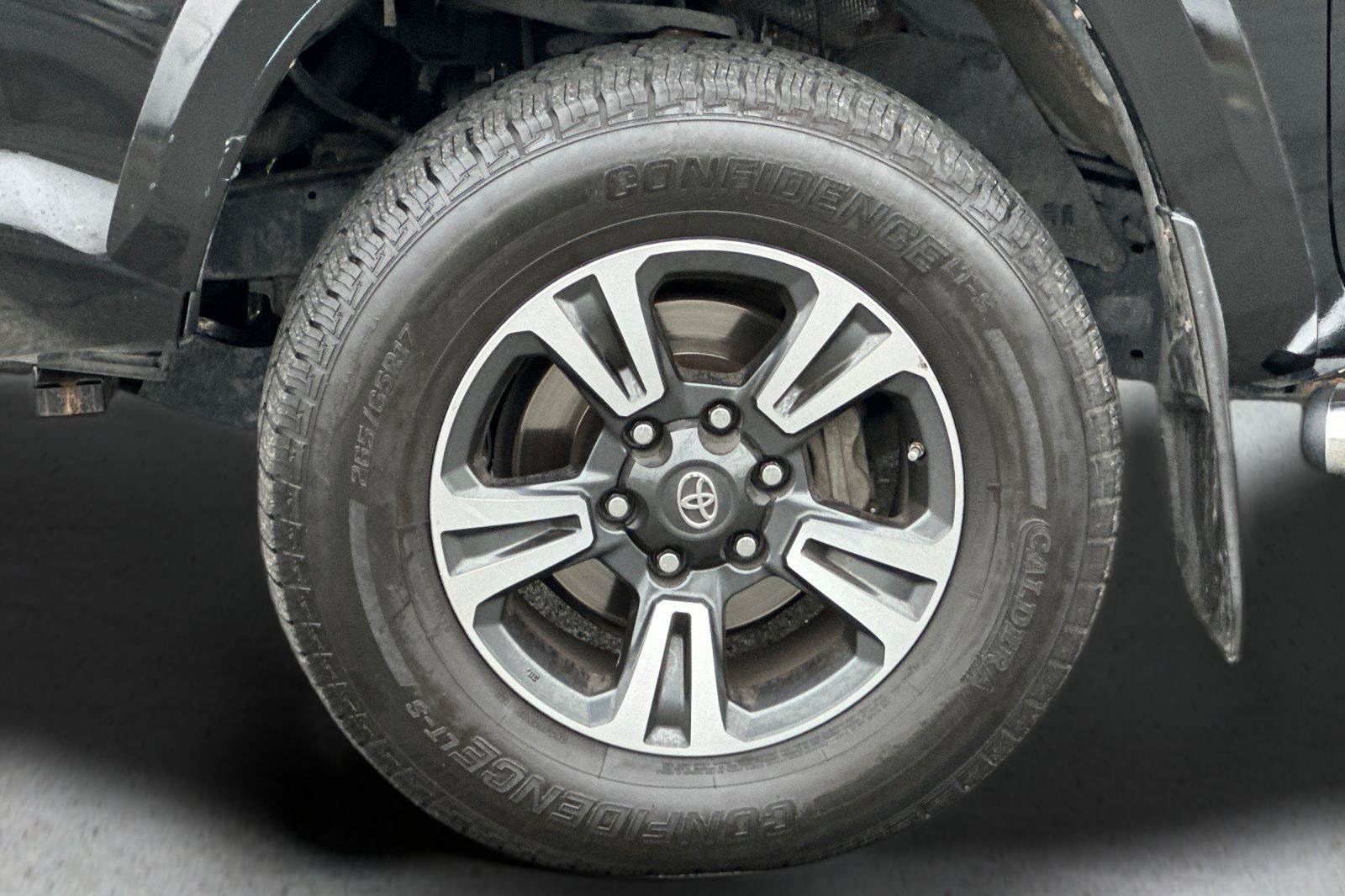 Used 2016 Toyota Tacoma TRD Sport AWD/4WD image 23