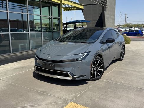 Used 2024 Toyota Prius Prime Premium image 2