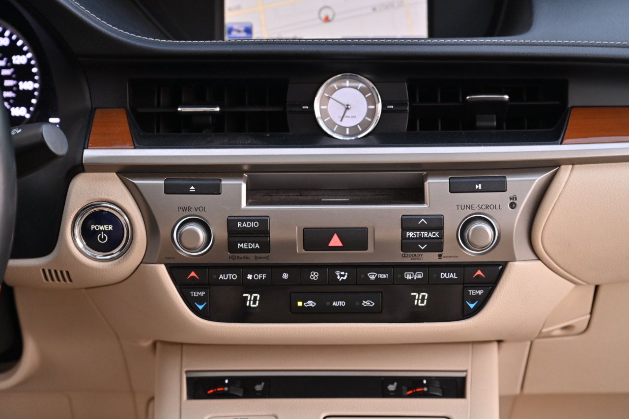 Used 2013 Lexus ES 300h w/ Premium Pkg FWD image 21