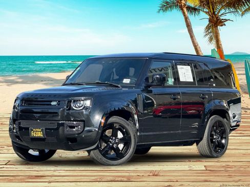 Used 2023 Land Rover Defender 130 X-Dynamic SE image 2