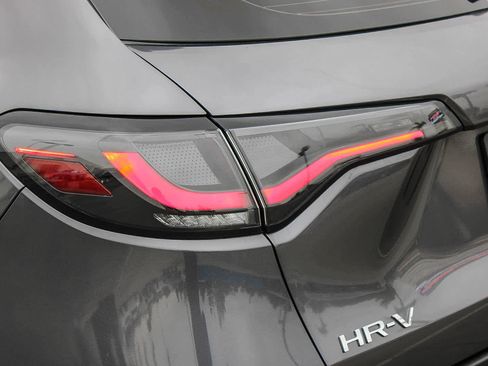 Certified 2023 Honda HR-V LX image 9