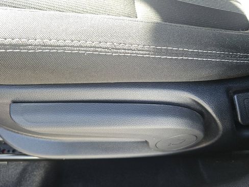 Used 2025 Hyundai Venue SEL FWD image 20