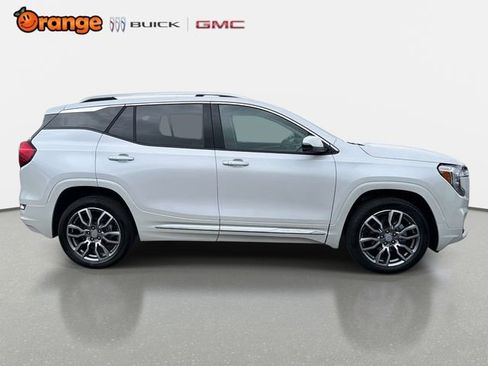 Used 2024 GMC Terrain Denali w/ Denali Premium Package AWD/4WD image 2