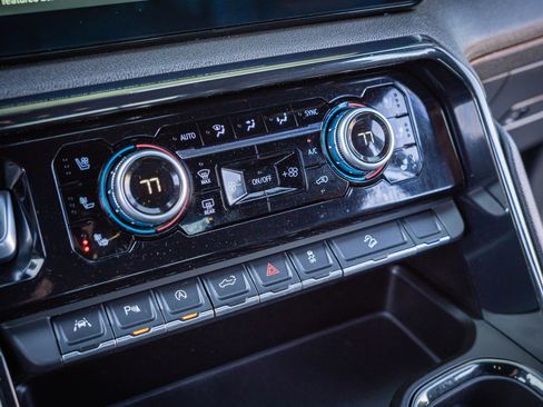 Used 2024 GMC Sierra 1500 AT4 w/ Technology Package image 27