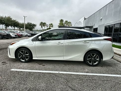 Used 2020 Toyota Prius XLE image 3