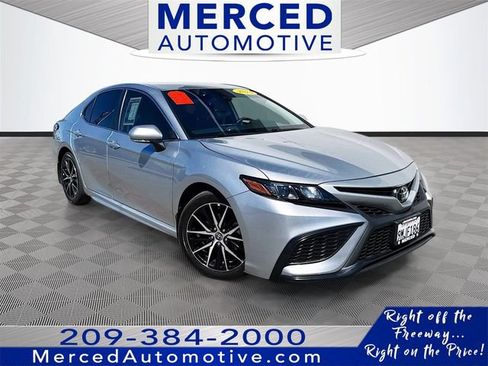 Used 2024 Toyota Camry SE FWD image 1