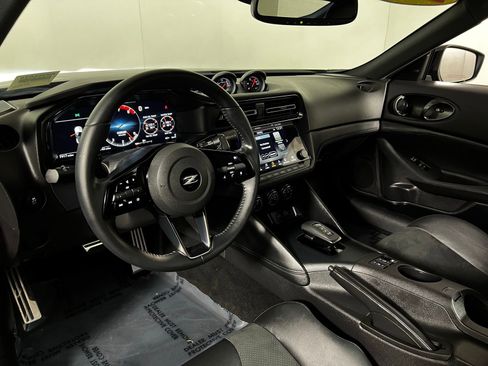 Used 2024 Nissan Z Performance w/ Floor Mat Package image 12