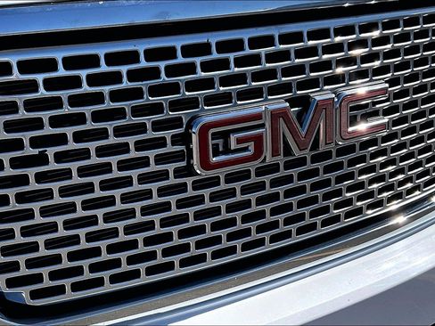 Used 2016 GMC Yukon Denali w/ Open Road Package AWD/4WD image 30