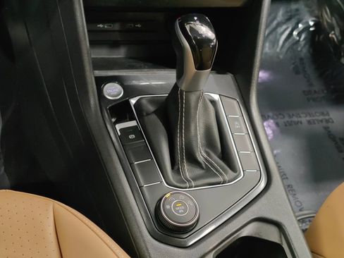 Used 2023 Volkswagen Tiguan SE image 9