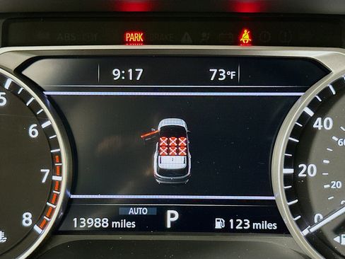 Used 2023 Nissan Pathfinder SL w/ Black Appearance Package AWD/4WD image 19
