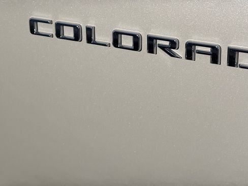 Used 2024 Chevrolet Colorado ZR2 w/ Technology Package AWD/4WD image 7