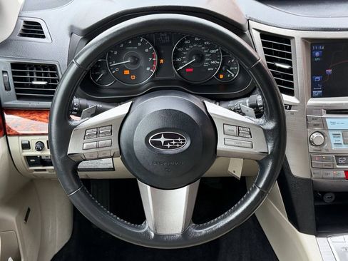 Used 2011 Subaru Outback 2.5i Limited AWD/4WD image 20