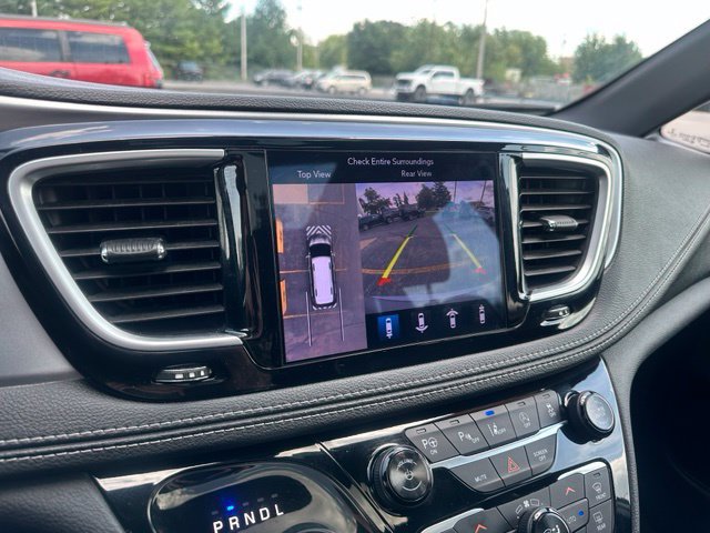 Used 2018 Chrysler Pacifica Limited w/ Advanced Safetytec Group FWD image 34