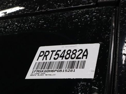 Used 2023 Ford Explorer XLT AWD/4WD image 36