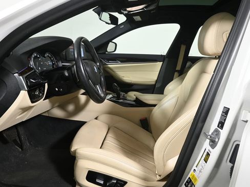 Used 2018 BMW 530i xDrive AWD/4WD image 3