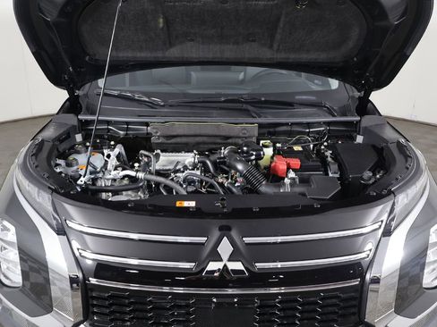 New 2026 Mitsubishi Outlander ES FWD image 18