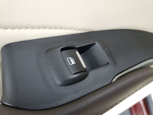 Used 2016 Lincoln MKC Reserve w/ Lincoln MKC Climate Package image 17