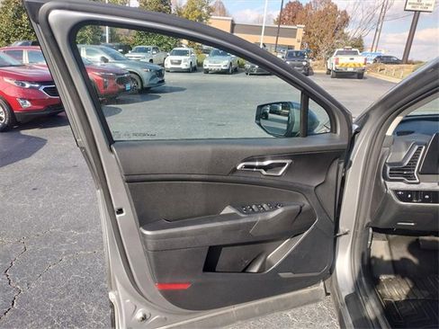 Used 2023 Kia Sportage LX image 29