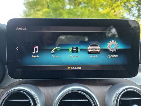 Used 2019 Mercedes-Benz C 300 4MATIC Sedan image 19