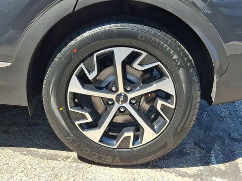 Certified 2023 Kia Sportage EX w/ EX Premium Package AWD/4WD image 8