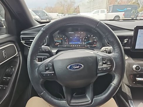 Used 2020 Ford Explorer XLT w/ Equipment Group 202A image 17
