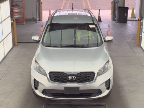 Used 2019 Kia Sorento FWD image 2