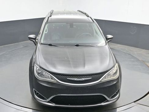 Used 2017 Chrysler Pacifica Touring-L Plus w/ Tire & Wheel Group FWD image 14