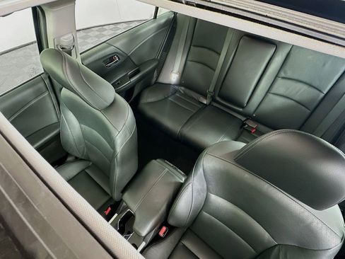 Used 2015 Honda Accord Touring image 23