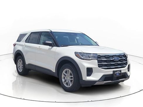 New 2026 Ford Explorer Active AWD/4WD image 3