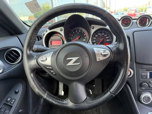 Used 2016 Nissan 370Z Coupe RWD image 13