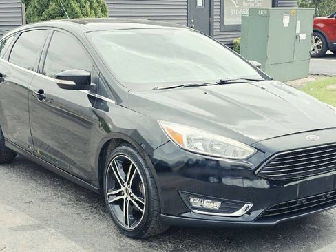 Used 2017 Ford Focus Titanium FWD image 8
