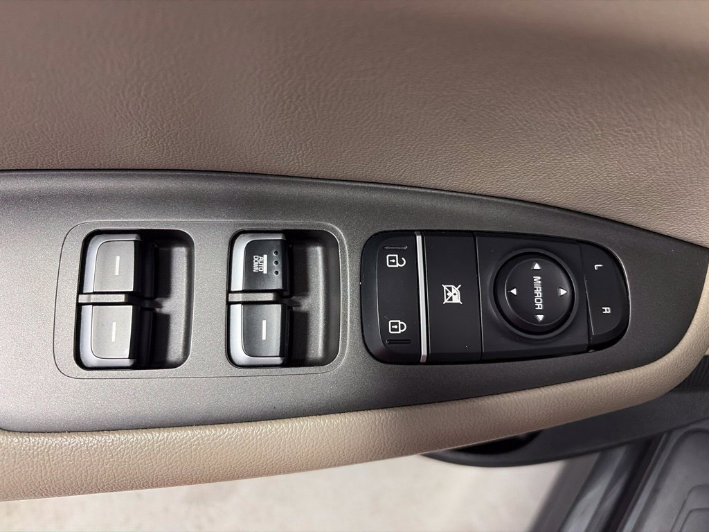 Used 2017 Kia Optima LX FWD image 13
