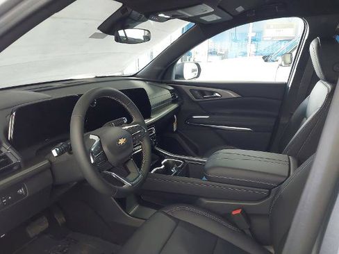 New 2026 Chevrolet Traverse LT image 2