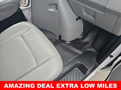 Used 2019 Ford E-450 and Econoline 450 Super Duty w/ Power Windows & Locks Group image 11