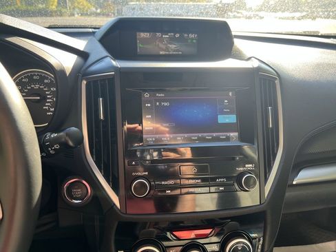 Used 2020 Subaru Forester Premium image 11