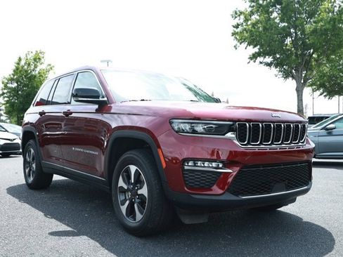 Used 2024 Jeep Grand Cherokee Limited 4xe AWD/4WD image 3