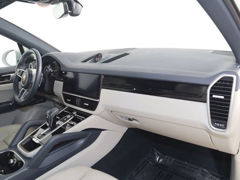 Used 2020 Porsche Cayenne AWD/4WD image 52