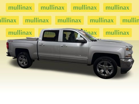 Used 2017 Chevrolet Silverado 1500 LT w/ LT Eassist Package AWD/4WD image 2