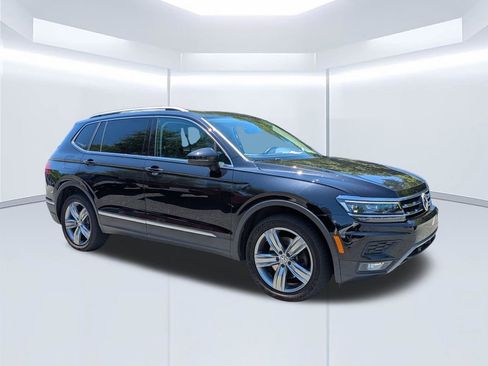 Used 2018 Volkswagen Tiguan SEL Premium FWD image 2