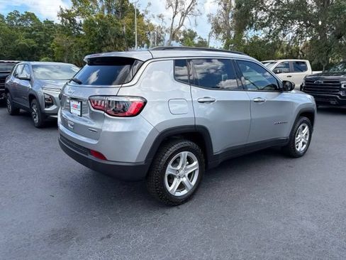 Used 2023 Jeep Compass Latitude AWD/4WD image 6