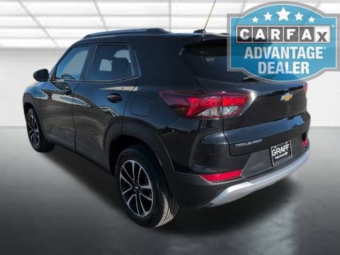 Used 2025 Chevrolet TrailBlazer LT image 2