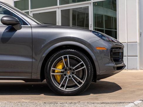 Used 2020 Porsche Cayenne Turbo AWD/4WD image 5