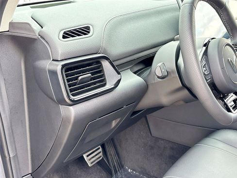New 2025 VinFast VF 8 Eco AWD/4WD image 10