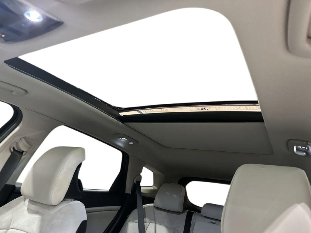 New 2026 Kia Sportage SX FWD image 16