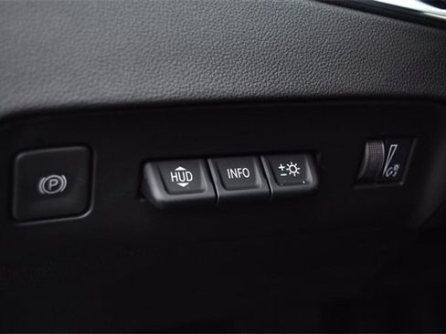 Used 2024 Buick Enclave Premium image 12