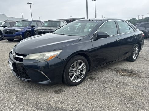Used 2015 Toyota Camry SE FWD image 6