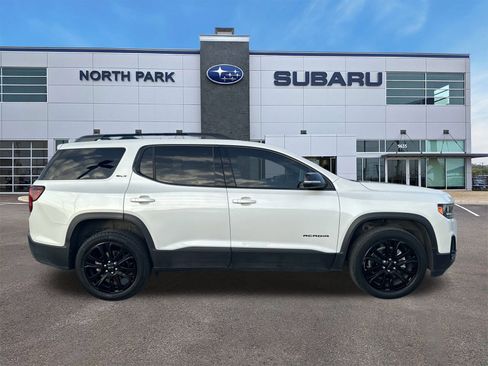 Used 2022 GMC Acadia SLT w/ Elevation Edition image 2